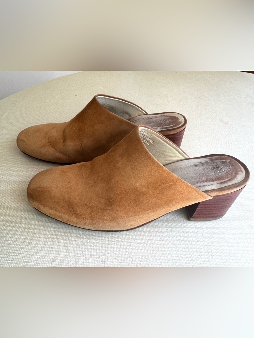 Nisolo Women’s Tan Suede Mule Heels size 6.5